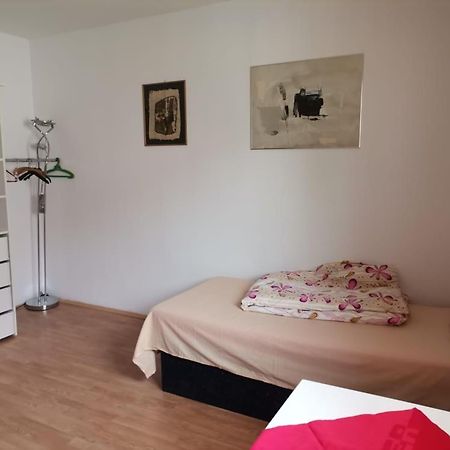 Anh' Private Rooms For Tourist Μπρατισλάβα Εξωτερικό φωτογραφία