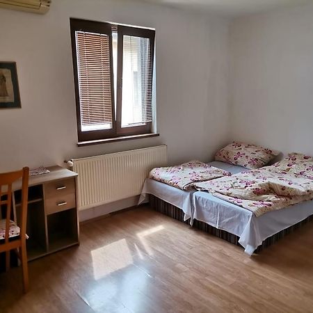 Anh' Private Rooms For Tourist Μπρατισλάβα Εξωτερικό φωτογραφία