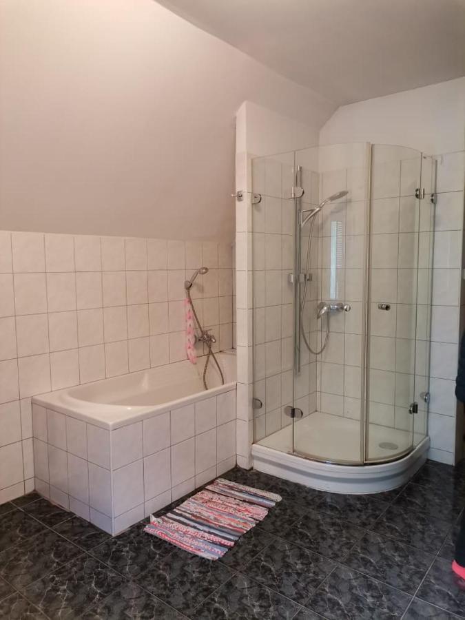 Anh' Private Rooms For Tourist Μπρατισλάβα Εξωτερικό φωτογραφία