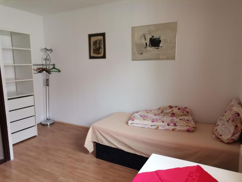 Anh' Private Rooms For Tourist Μπρατισλάβα Εξωτερικό φωτογραφία